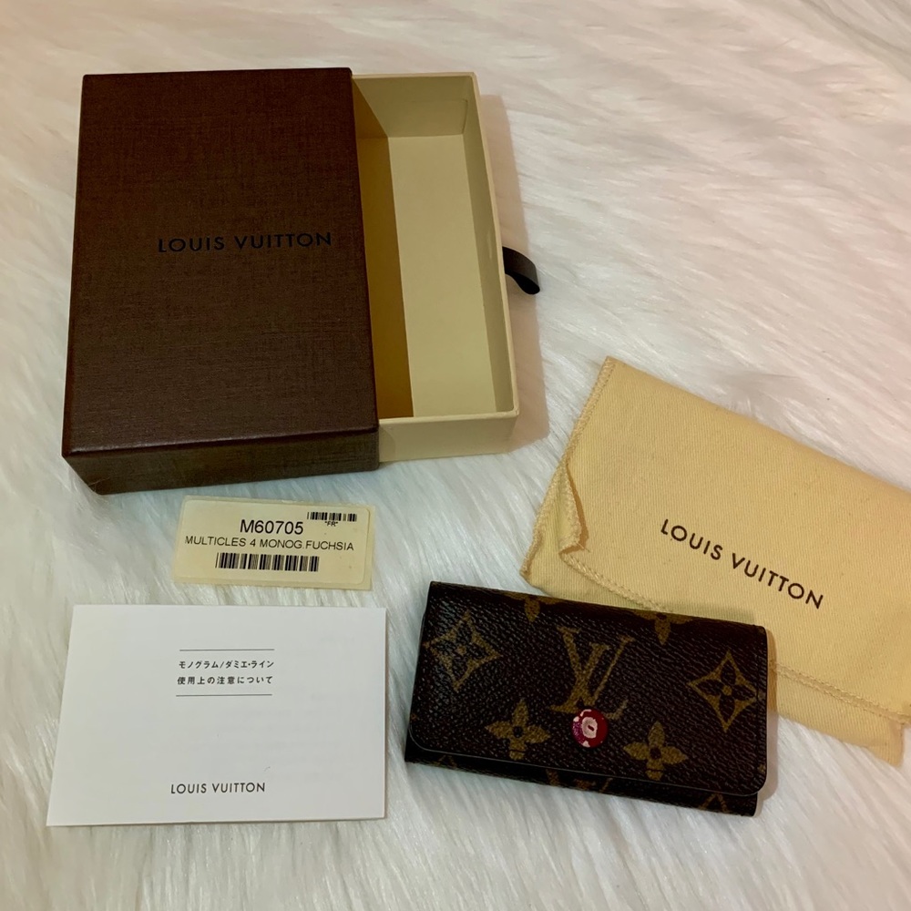 authentic LOUIS VUITTON monogram key holder